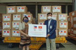 Tặng 750.000 khẩu trang và 16.500 bộ bảo hộ chống Covid-19 cho Philippines