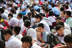 TP.HCM điều chỉnh giãn cách học sinh xuống còn 1m
