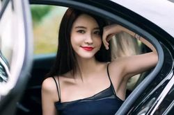 Cặp bồ với chủ tịch Taobao, người mẫu Đại Dịch kiếm nhiều tiền hơn