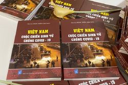 280 trang sách về 'Việt Nam cuộc chiến sinh tử chống Covid-19'
