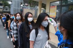 Sinh viên trường nào đi học lại vào ngày 4/5?