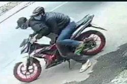 Xịt hơi cay cướp tiệm vàng ở Sài Gòn