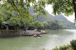 Tràng An thưa khách, yên bình trong dịp nghỉ lễ 30/4 và 1/5