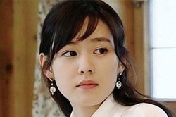 Ảnh Son Ye Jin trong 'Hương Mùa Hè' gây sốt trở lại, tô son nhạt - để tóc sến vẫn toát lên vẻ ngoài thuần khiết 'lay động' lòng người
