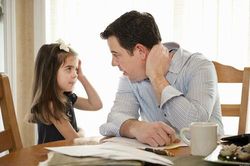 Bài học của cha về sự khác biệt giữa 'mong muốn' và 'nhu cầu'
