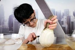 Chi 215 USD thưởng thức ốc vòi voi Canada cỡ lớn