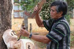 Người đi tìm hồn gỗ của Tây Nguyên đại ngàn hùng vỹ