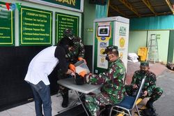 Giống Việt Nam, Indonesia triển khai 'ATM gạo của người chỉ huy' hỗ trợ người nghèo trong dịch Covid-19