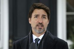 Canada cấm vũ khí tấn công sau vụ xả súng chết chóc