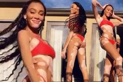'Chân dài' Winnie Harlow diện bikini đỏ rực, catwalk tại nhà