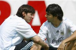 'Maradona là tinh túy nghệ thuật, Messi là chú chuột siêu tốc'
