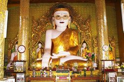 'Đeo kính', 'có nốt mụn ruồi' - Những tượng Phật 'lạ lùng' nhất thế giới tại Myanmar