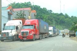 Thông quan hàng hóa tại cửa khẩu Tân Thanh tăng trở lại