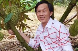 Hoài Linh livestream hát bolero, tâm sự đã 4 tháng không đi diễn