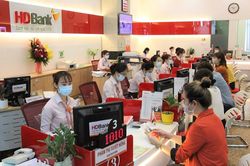 Doanh thu tăng mạnh, ngân hàng thu lợi nghìn tỷ