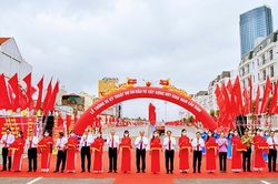 Khánh thành nút giao thông ba tầng hiện đại hơn 1.400 tỷ đồng