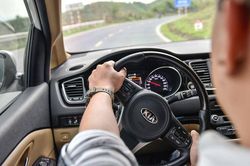 Những sai lầm tai hại khi vào cua của người điều khiển ô tô