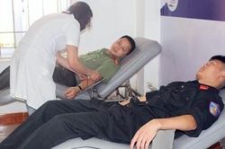 Hiến máu kịp thời, cứu sống người dân