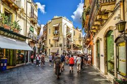 Được trả nửa tiền vé máy bay và 1/4 tiền khách sạn nếu tới đảo Sicily, lên lịch không nào?