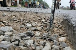 Đường Ngọc Hồi nham nhở, mất an toàn