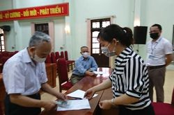 Hà Đông chi trả 100% kinh phí hỗ trợ đợt 1 cho người dân gặp khó khăn do dịch Covid-19