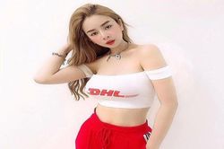 Nữ DJ khoe vòng eo có 'độ sát thương' cao khiến dân tình phấn khích