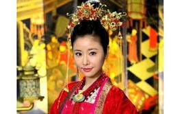 Hạnh phúc ngọt ngào của 'công chúa Hạ Tử Vy'