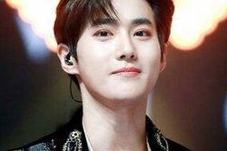 Fan chưa hết lo lắng cho Xiumin, ngày nhập ngũ chính thức của Suho (EXO) đã được xác nhận