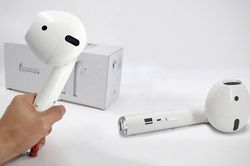 Hí hửng mua AirPods giá rẻ trên mạng, cô gái tá hỏa khi nhận món hàng với kích cỡ 'vòi hoa sen'