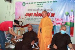 'Giọt hồng Từ bi' mừng Phật đản
