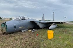 Tiêm kích F-15 bảo vệ Tổng thống Trump phải hạ cánh khẩn cấp