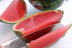 Cách làm thạch dưa hấu cần đúng một loại bột