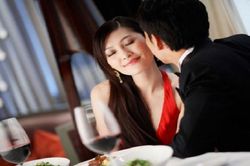 Say lời của tình trẻ, vợ 'dâng' sạch tiền làm ăn của nhà chồng