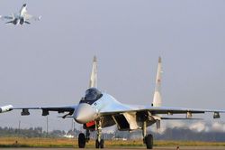 Đã có tiêm kích tàng hình J-20, vì sao Trung Quốc vẫn đặt mua Su-35 của Nga?