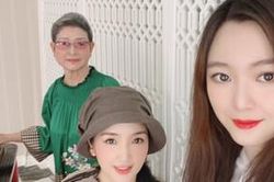 Hoa hậu Đền Hùng Giáng My khoe ảnh chụp cùng mẹ và con gái, nhan sắc ba thế hệ khiến ai nấy phải trầm trồ
