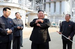 Tình báo Hàn: Không có dấu hiệu ông Kim Jong Un vừa phẫu thuật tim