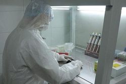 Phó Thủ tướng Vũ Đức Đam: Khẩn trương nghiên cứu, sản xuất vắc-xin phòng bệnh COVID-19