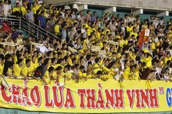 Cổ động viên Sông Lam: Sân nhà thì nhác...?