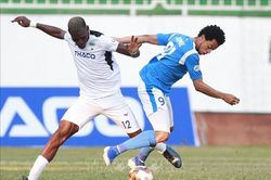 V-League: Lùi lịch, rút ngắn hay đá 'dồn toa'