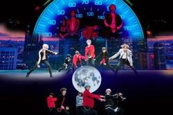 Đã mắt với sân khấu Ridin' phiên bản one-take 'tốc độ cao' của NCT Dream, vi vu từ thành phố đến…cung trăng