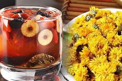 Những loại trà thảo mộc giúp bạn cải thiện giấc ngủ hiệu quả nhất