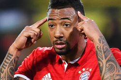 Ngày Messi biến Boateng thành gã hề bằng cú ngoặt bóng