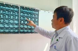 Bệnh viện Hoàn Mỹ Cửu Long cắt thành công bướu giáp thòng từ cổ xuống ngực