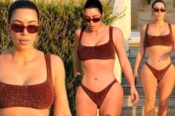 Kim Kardashian mặc bikini tôn 3 vòng 'nảy lửa'