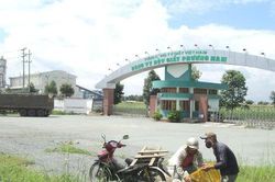Dự án sắt vụn 15 năm bán không ai mua, ngân hàng kiện đòi nợ