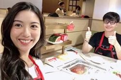 Thúy Vân đi ăn cùng ông xã sắp cưới: 'Bạn bảo cho ăn nhiều để có sức lên kế hoạch'