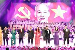 Dâng Người tiếng hát mùa Xuân