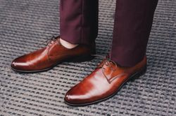 Nam giới đi giày tây cùng suit thế nào mới đúng chuẩn?