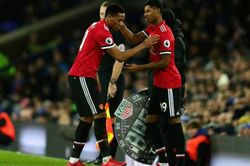 BÓNG ĐÁ HÔM NAY 8/5: MU còn lâu mới bằng Liverpool và Man City. Serie A phát hiện hàng loạt ổ dịch mới