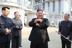Ông Kim Jong Un 'chúc mừng miệng' Trung Quốc khống chế COVID-19 thành công